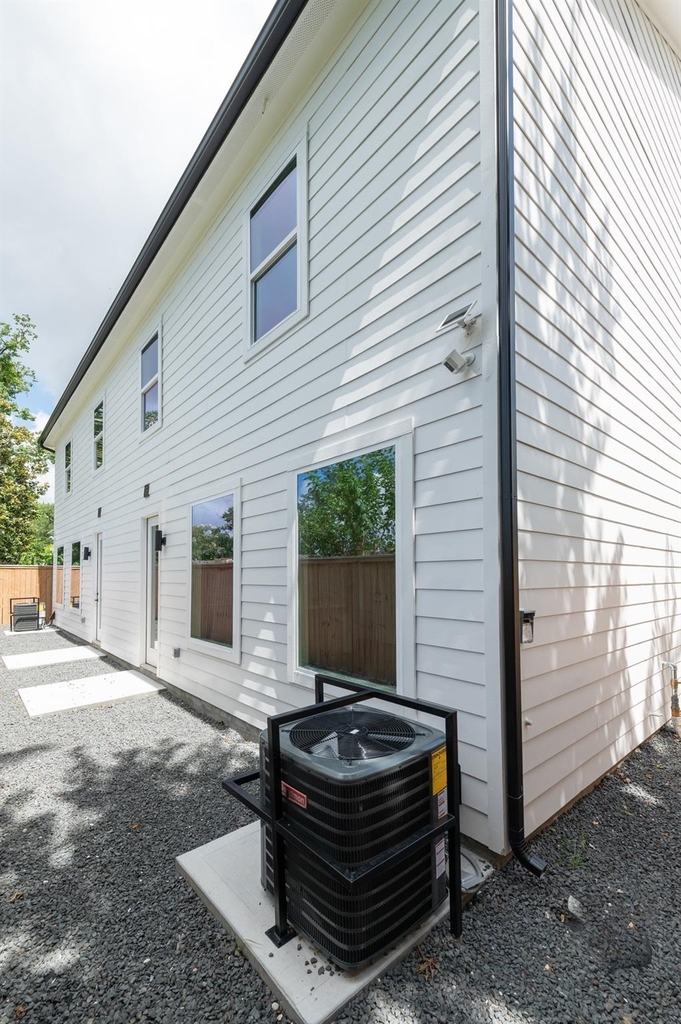 7208 Weyburn Street - Photo 16