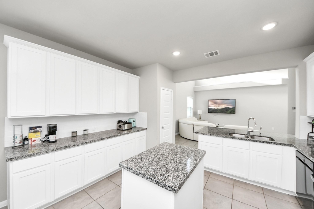 6302 Prince Place Drive - Photo 12