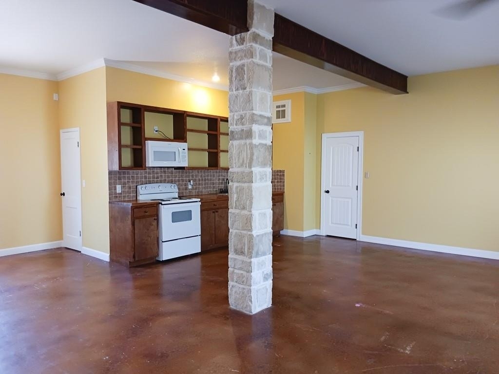 9500 Mayfield Avenue - Photo 11