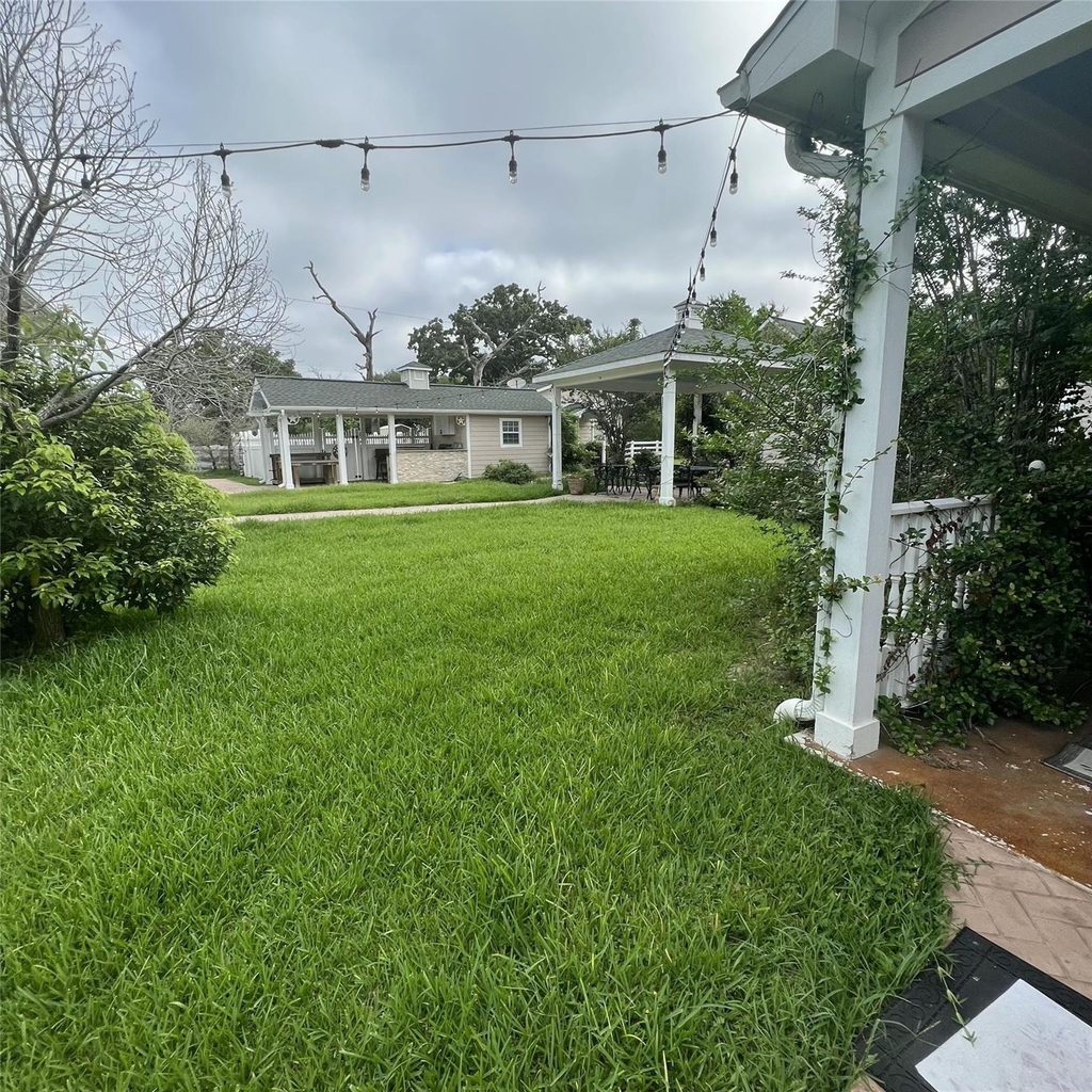 9500 Mayfield Avenue - Photo 17