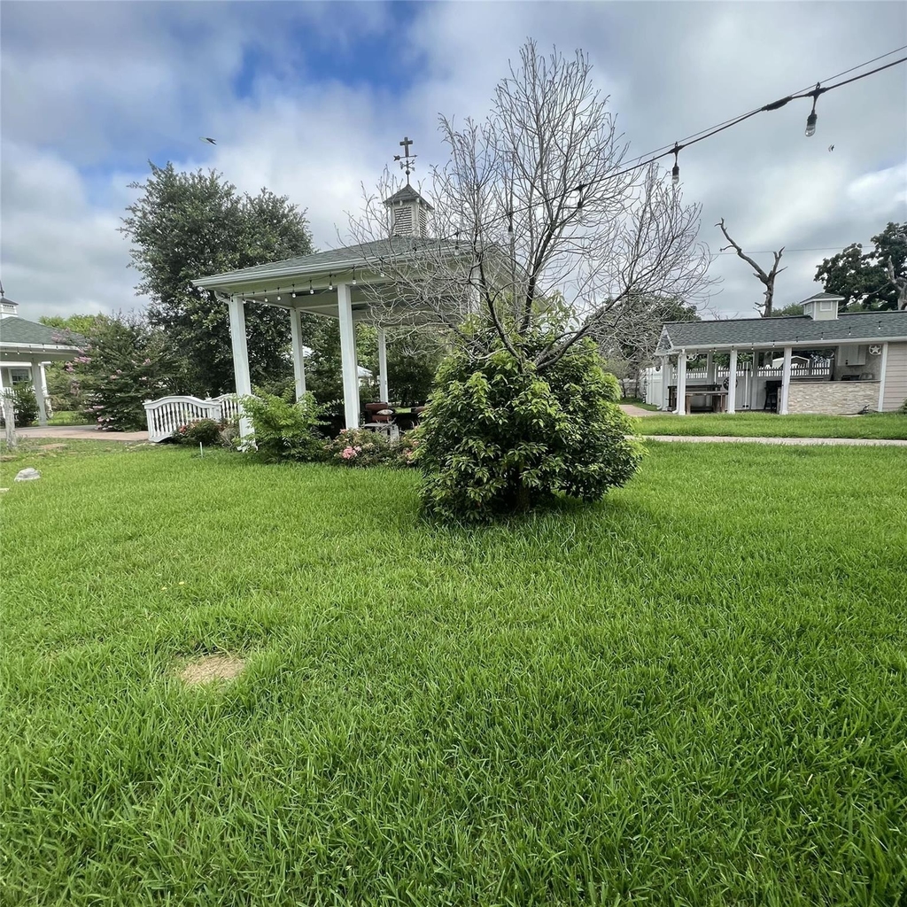 9500 Mayfield Avenue - Photo 19