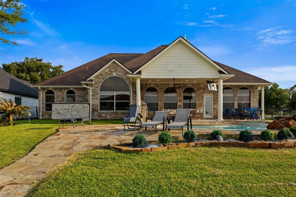 14030 Shoreline Drive - Photo 3