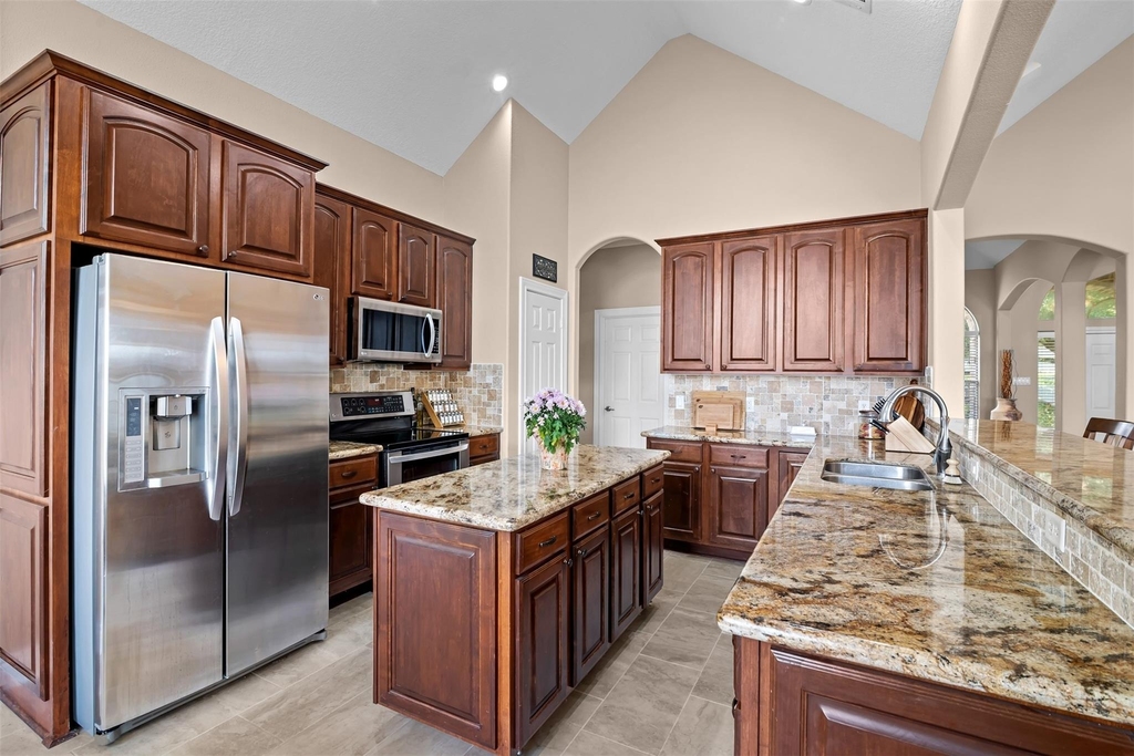14030 Shoreline Drive - Photo 10