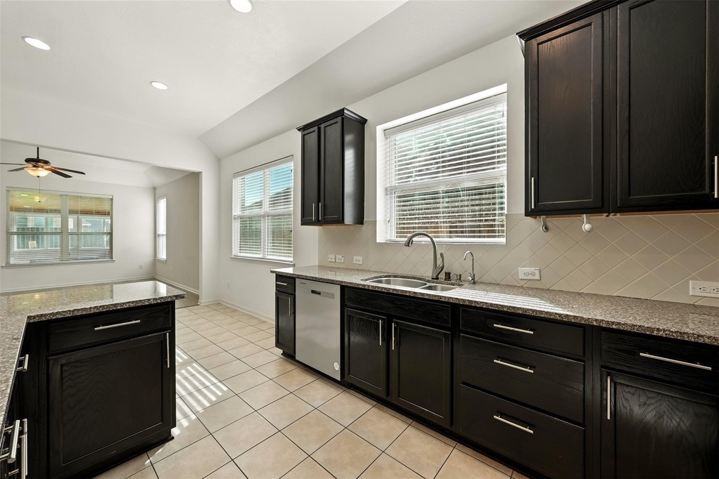 9219 Gilbert Hollow Drive - Photo 16
