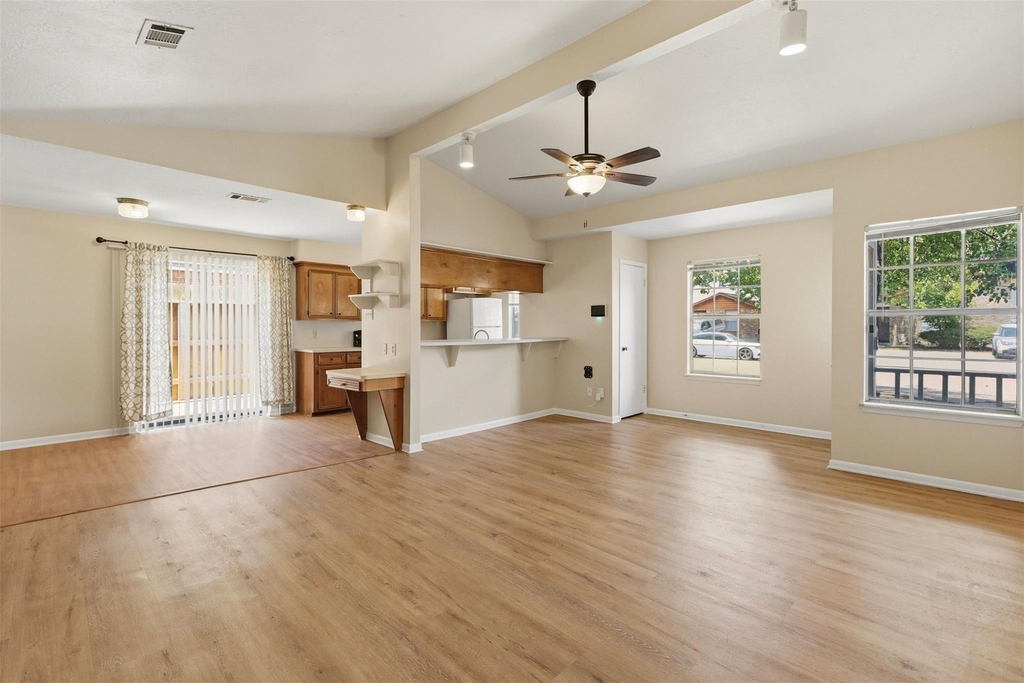 1712 Hazelwood Street - Photo 6