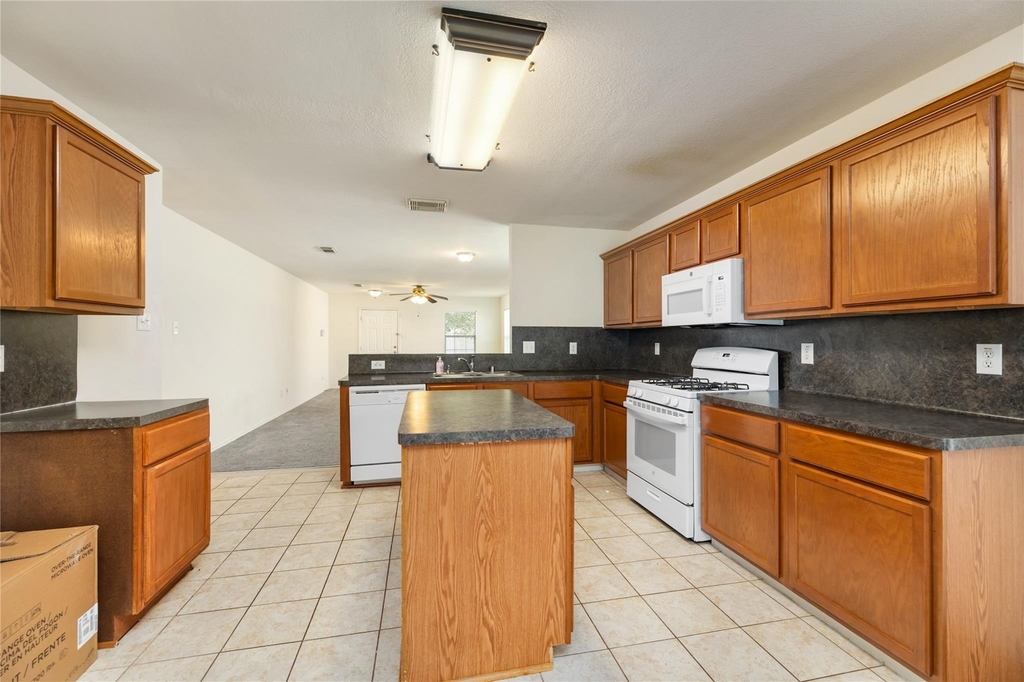 22031 Silverfield Park Lane - Photo 7