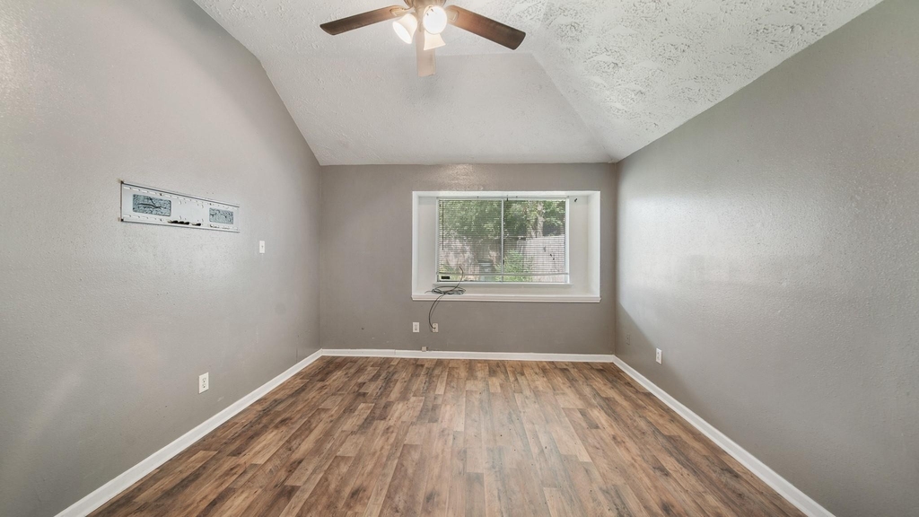 2012 Sandy Knoll Drive - Photo 11