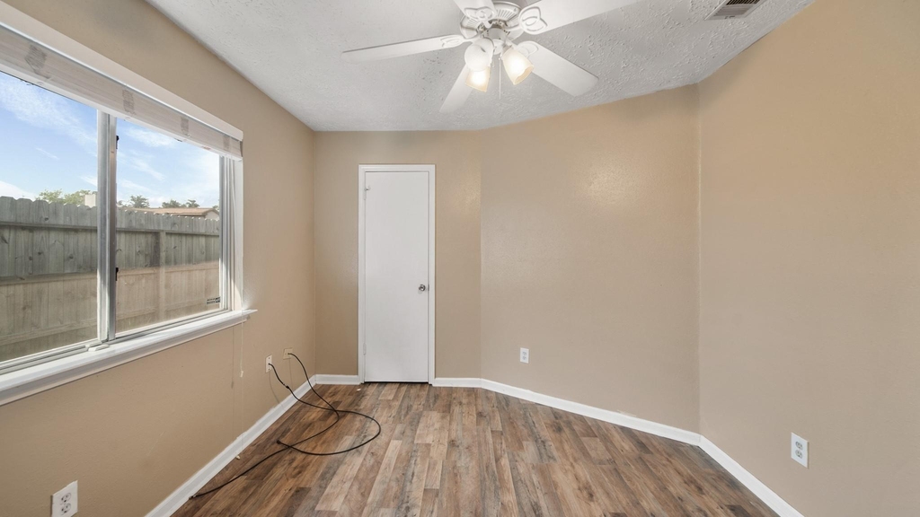 2012 Sandy Knoll Drive - Photo 18
