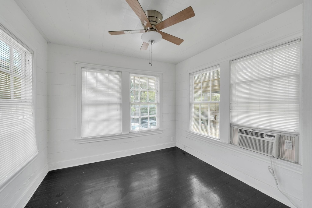 1947 Richmond B Avenue - Photo 1