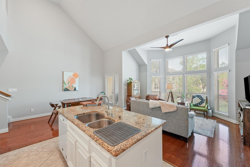 1245 W 17th Street - Photo 6