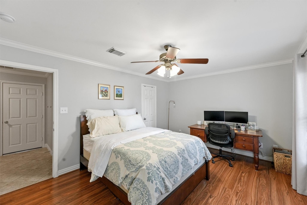 1245 W 17th Street - Photo 11