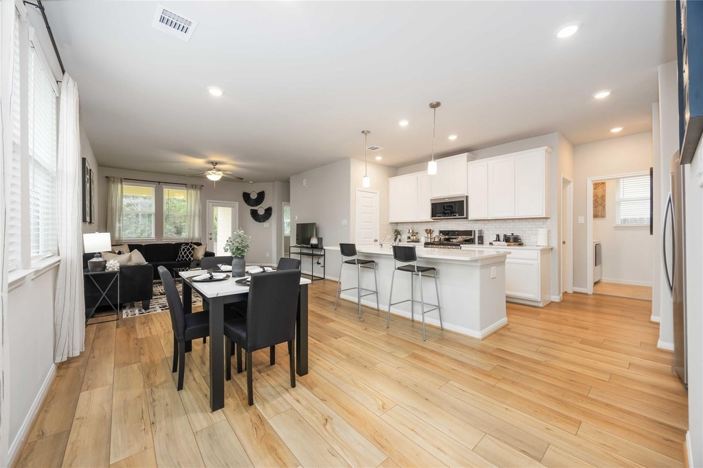 7047 Silverleaf Oak Street - Photo 4