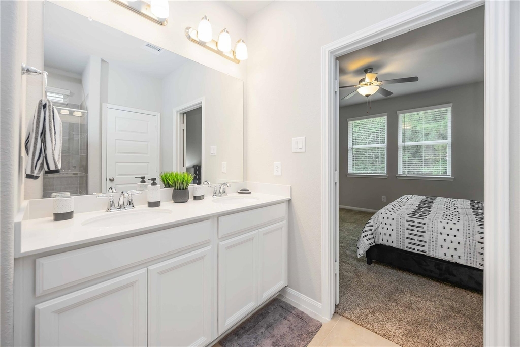 7047 Silverleaf Oak Street - Photo 17