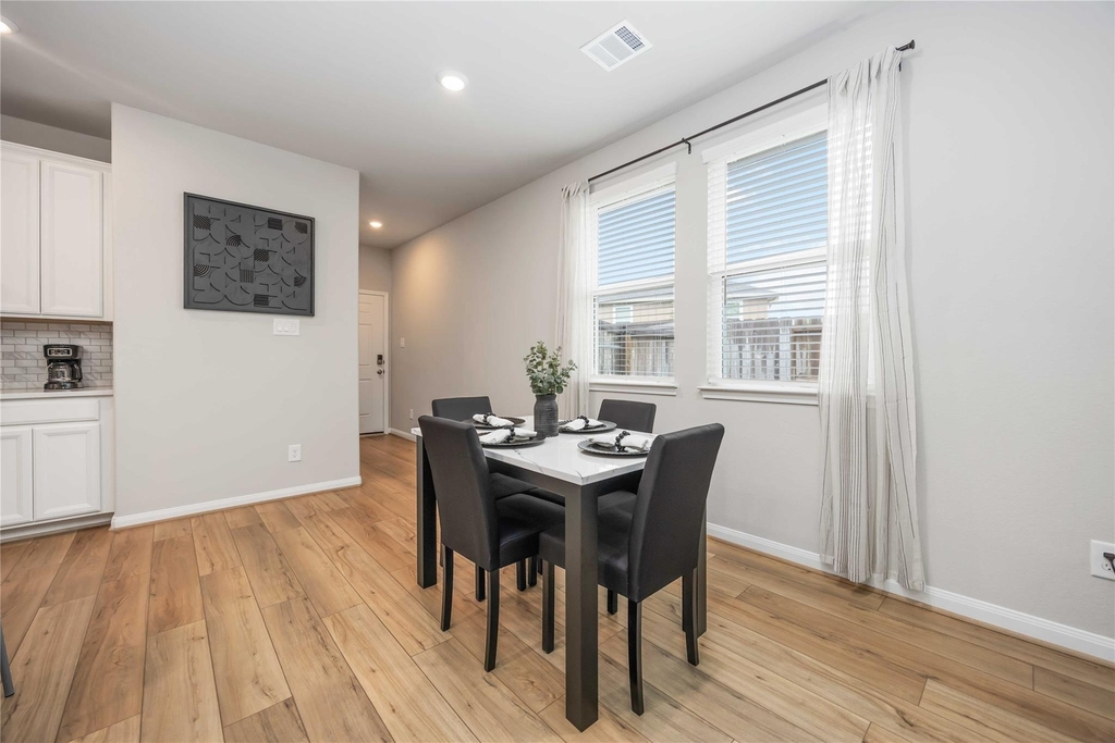 7047 Silverleaf Oak Street - Photo 8