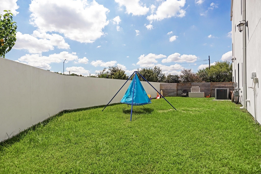 1632 Potomac Drive - Photo 1