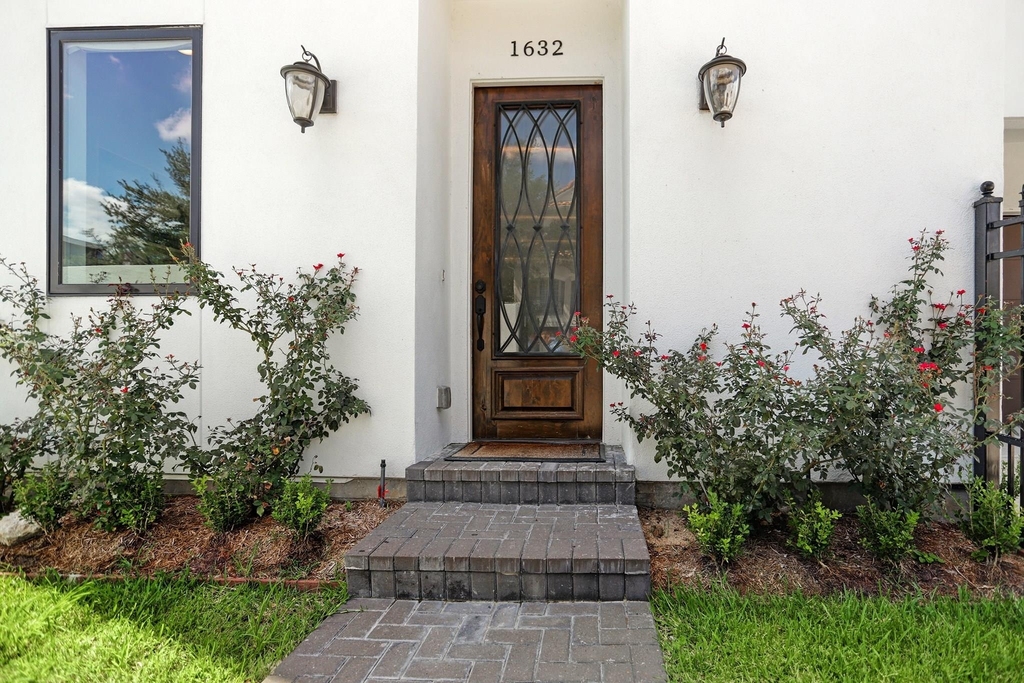 1632 Potomac Drive - Photo 2