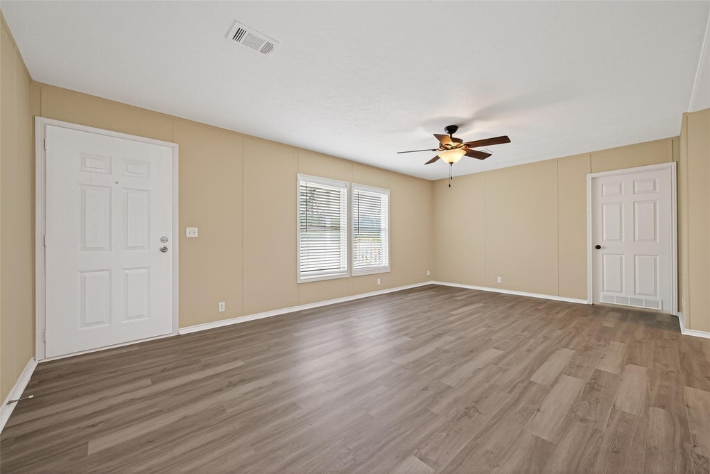 15933 W Relza Drive - Photo 4