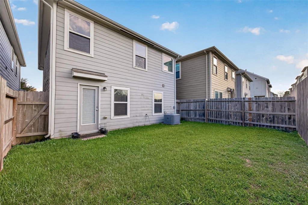 8932 Hollister Commons Lane - Photo 44
