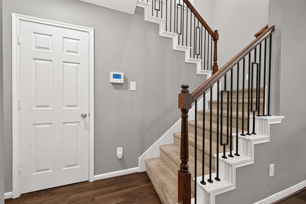 8932 Hollister Commons Lane - Photo 17