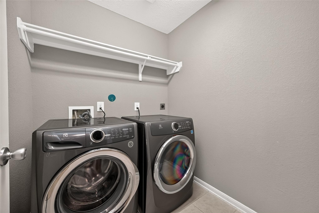 8932 Hollister Commons Lane - Photo 22