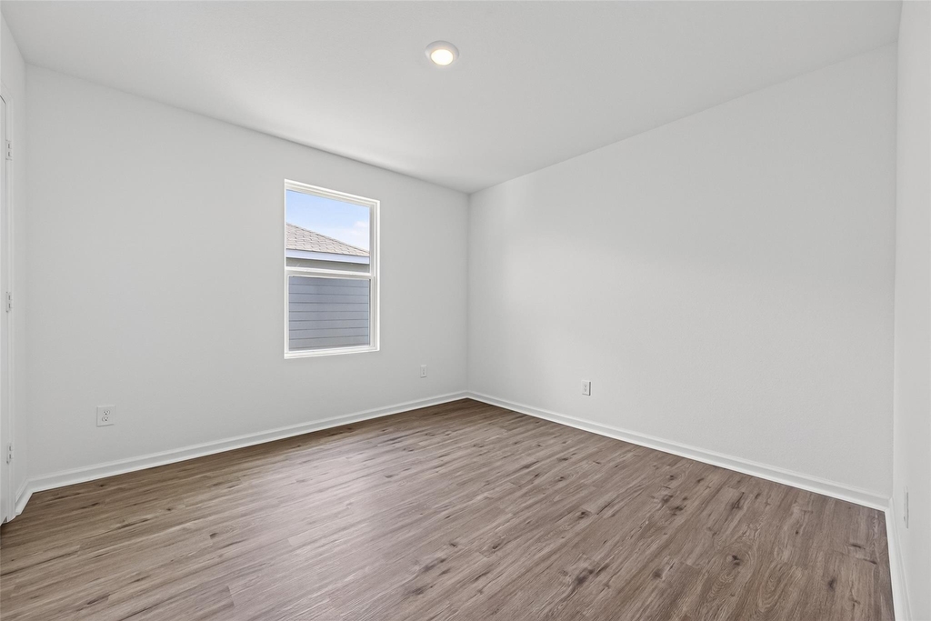 654 Amesbury Road - Photo 31