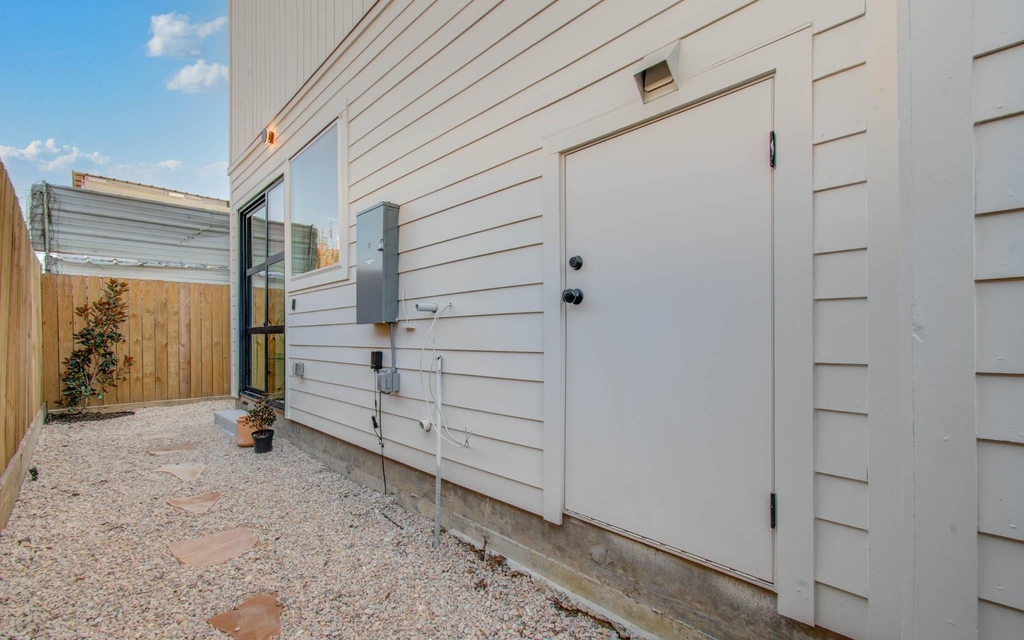 1506 Mckee Street - Photo 21