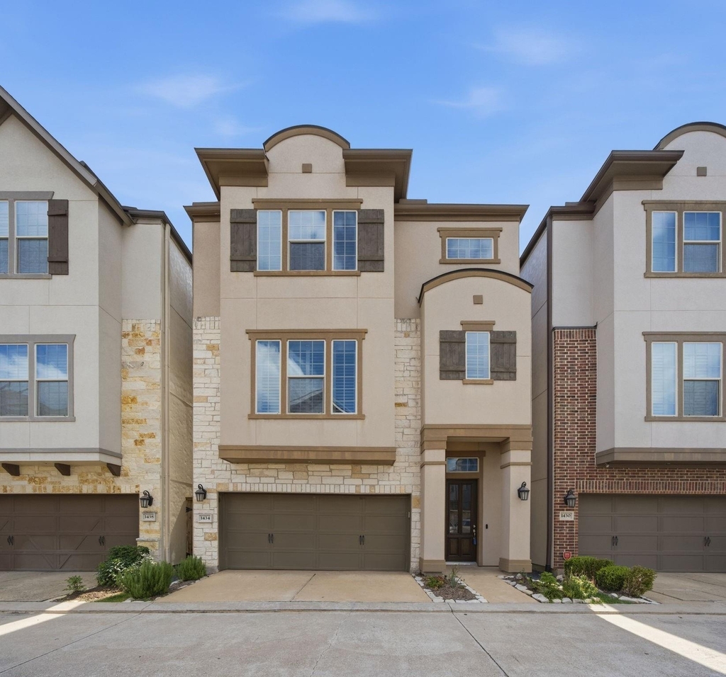1434 Apsley Manor Trail - Photo 0
