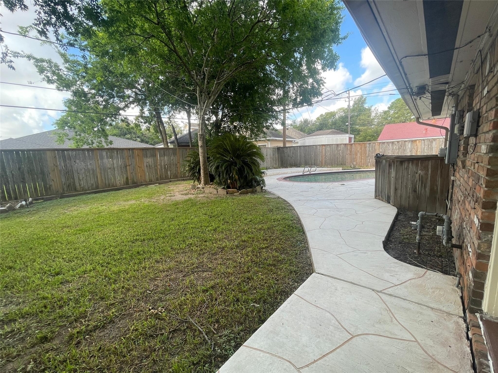 9655 Meadowcroft Drive - Photo 14