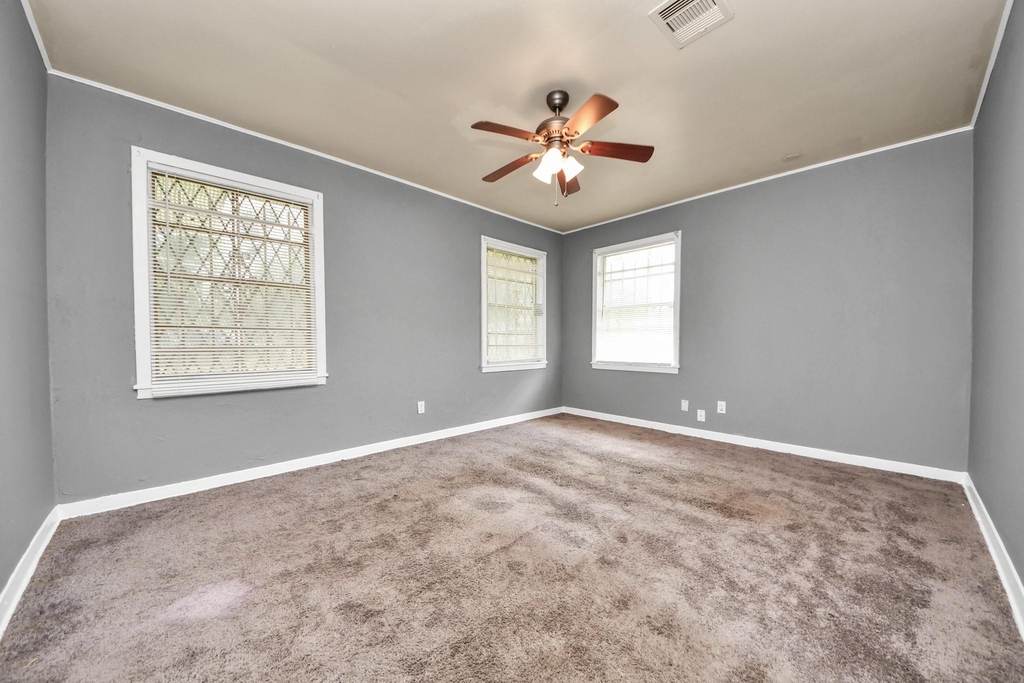 3214 Tuam St - Photo 18