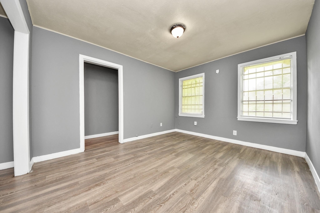 3214 Tuam St - Photo 9