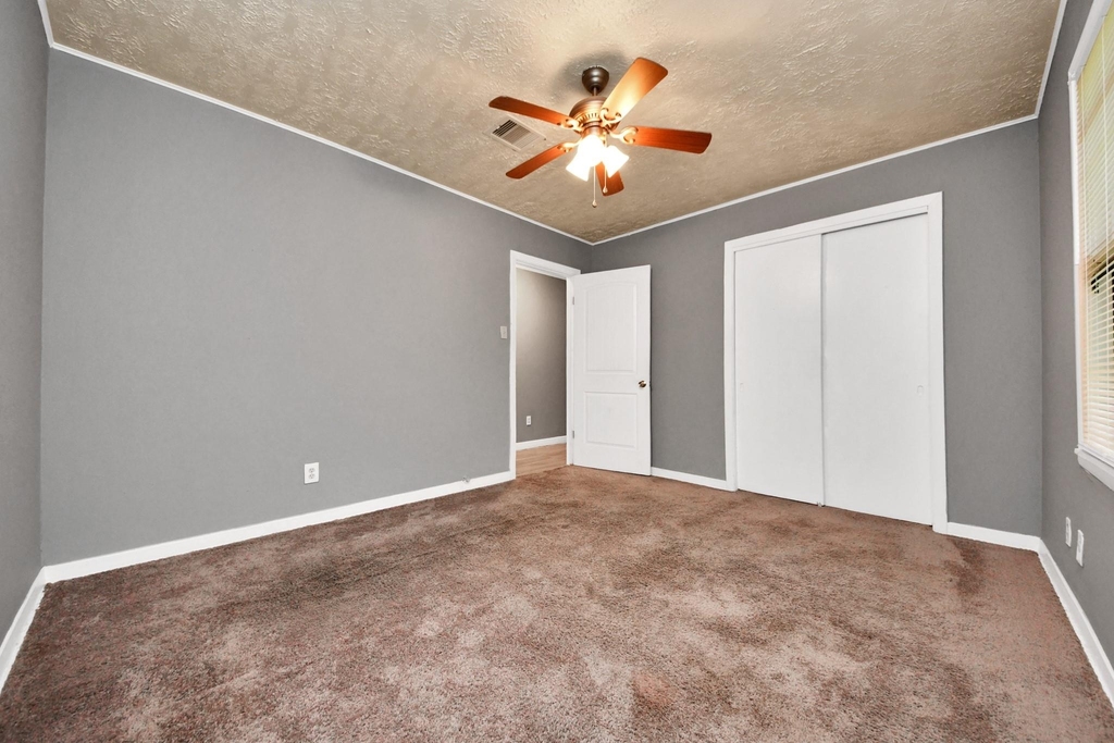 3214 Tuam St - Photo 26