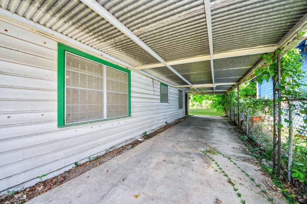 3214 Tuam St - Photo 29