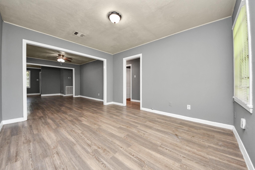 3214 Tuam St - Photo 10