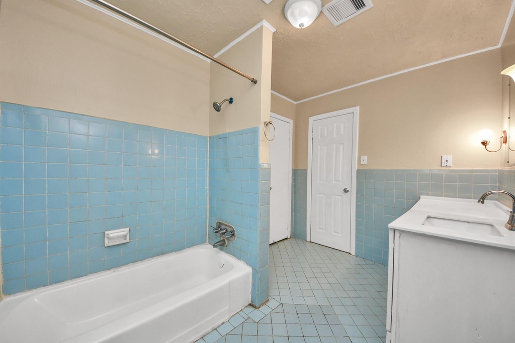 3214 Tuam St - Photo 23