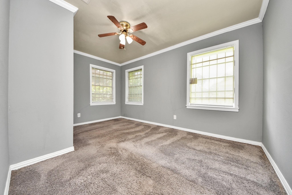 3214 Tuam St - Photo 27