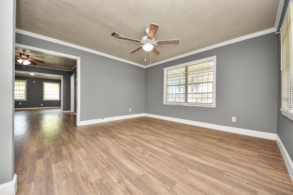 3214 Tuam St - Photo 3
