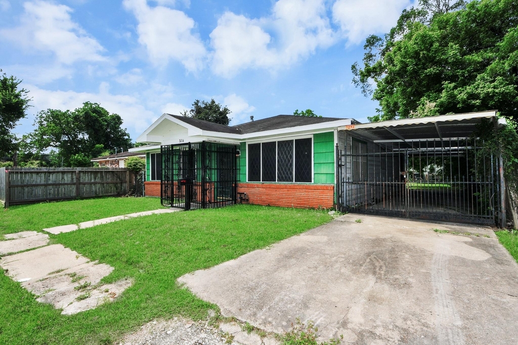3214 Tuam St - Photo 1