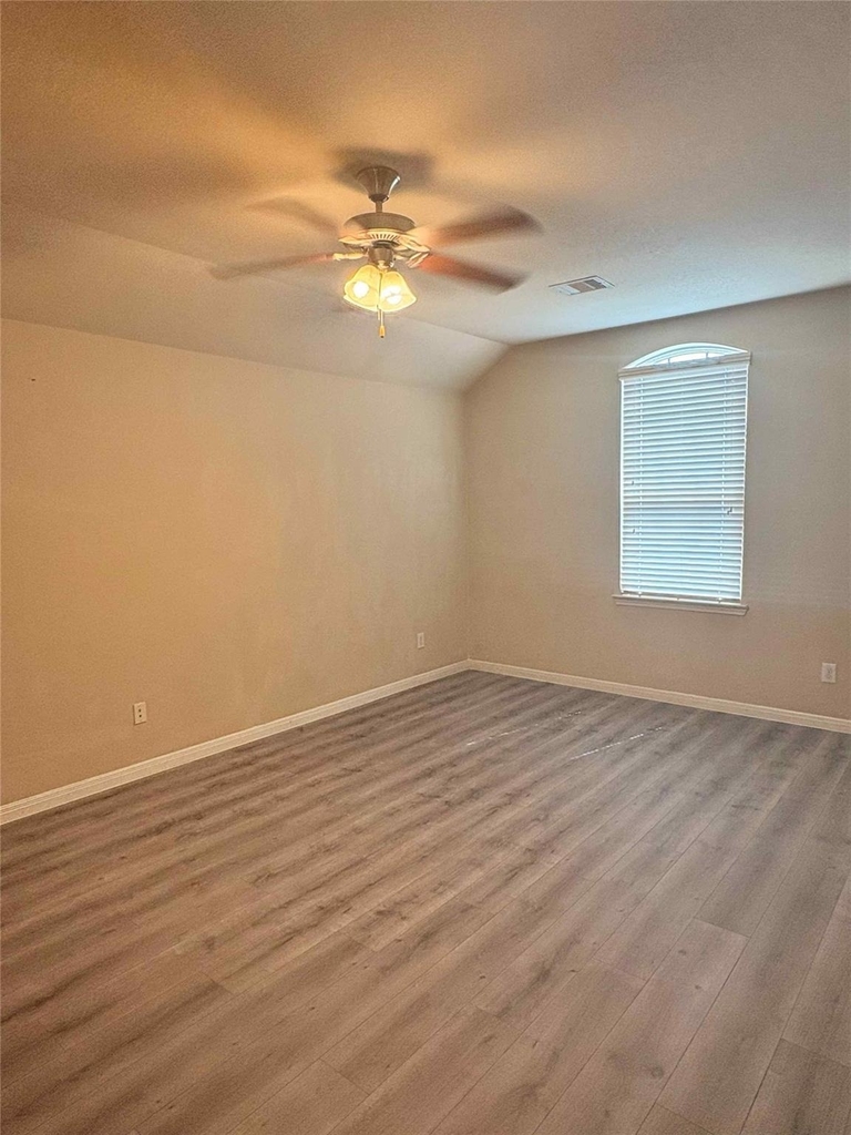 4423 Fenetre Forest Street - Photo 17
