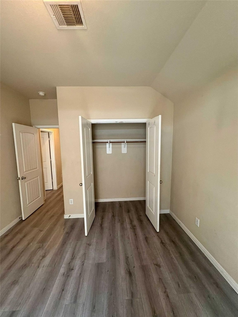 4423 Fenetre Forest Street - Photo 10
