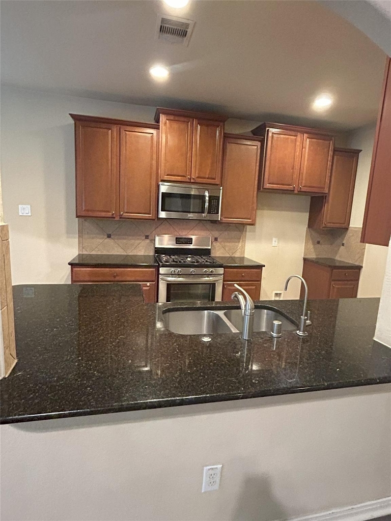 4423 Fenetre Forest Street - Photo 15
