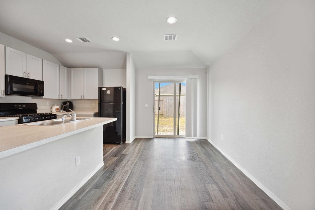 7907 Hollow Root Lane - Photo 9