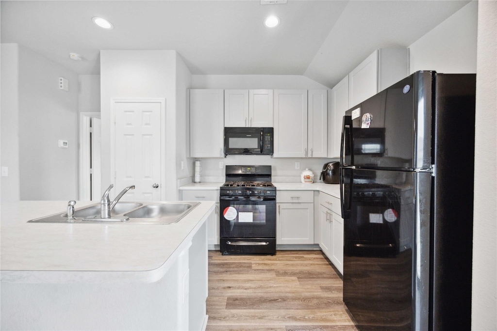 7907 Hollow Root Lane - Photo 10