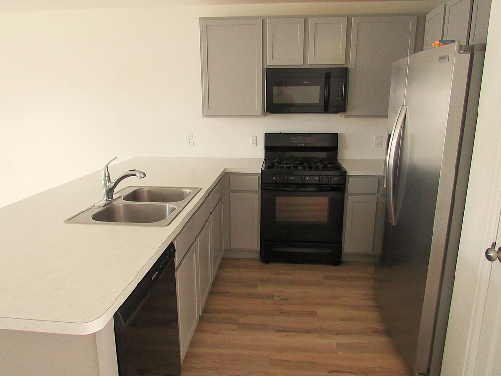 8831 Bar Harbor Drive - Photo 3