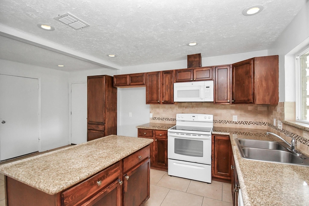 10131 Kent Towne Ln - Photo 23