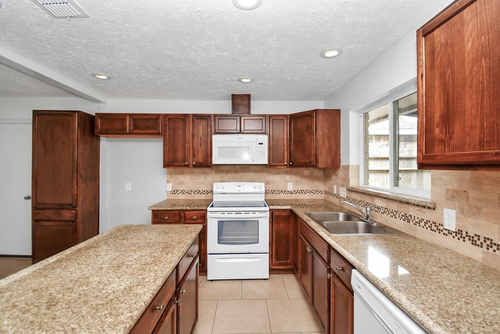 10131 Kent Towne Ln - Photo 6
