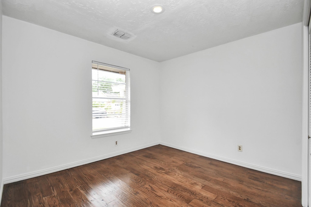 10131 Kent Towne Ln - Photo 11