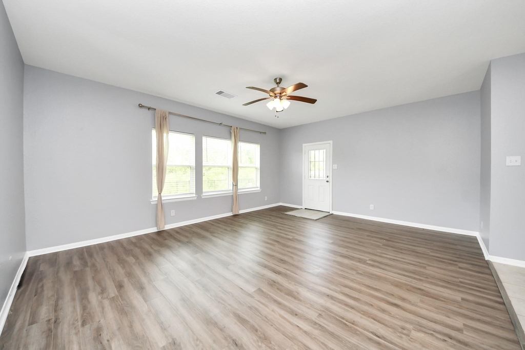 4919 Fairwater Court - Photo 13