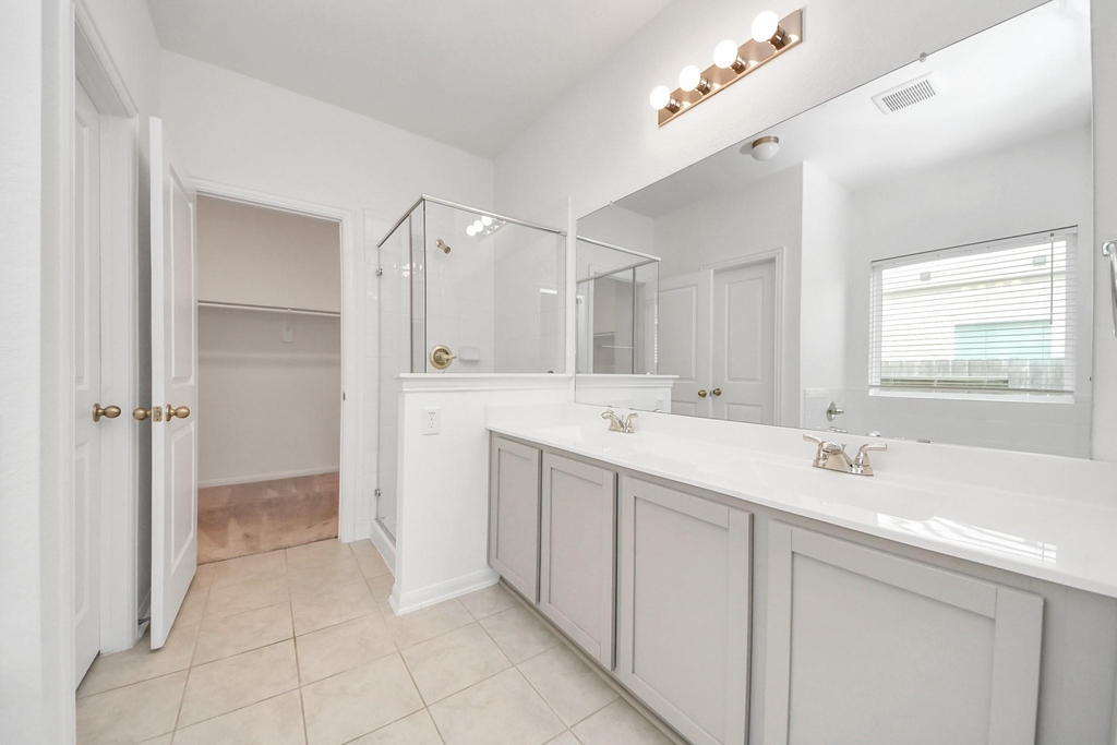 4919 Fairwater Court - Photo 9