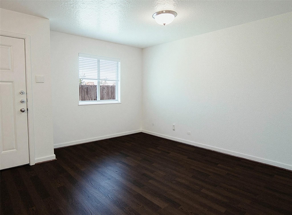 21155 Gosling Road - Photo 4