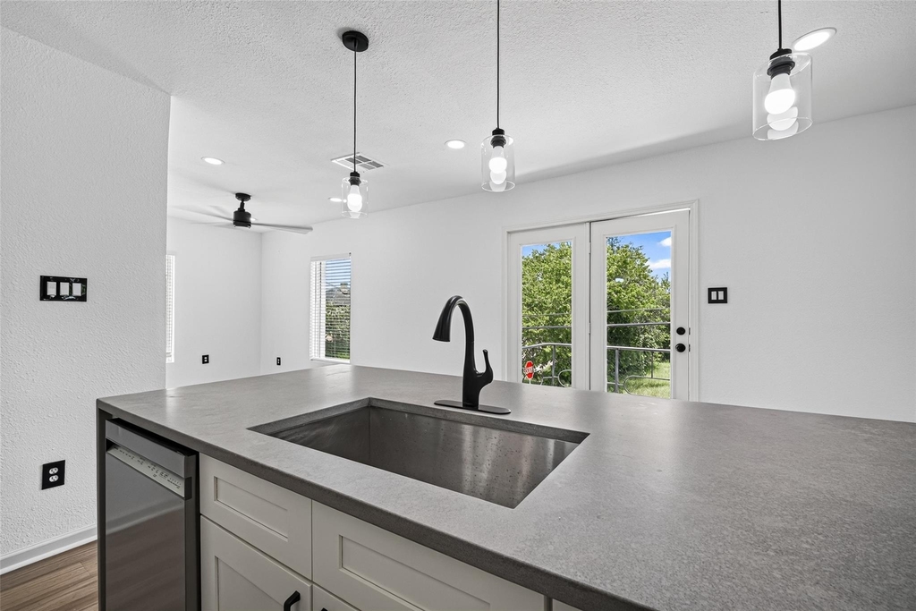 3701 Hutchins Street - Photo 18